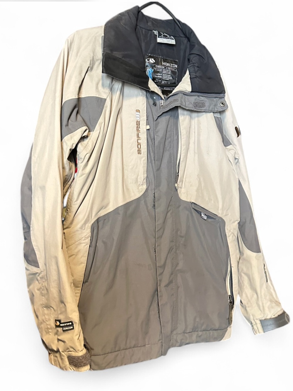 Men's Two-Tone Gray & Cream Ski Jacket with Black Collar